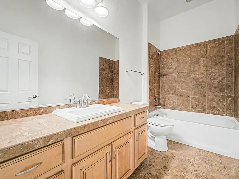1133 E Buckingham Ave — Photo 17