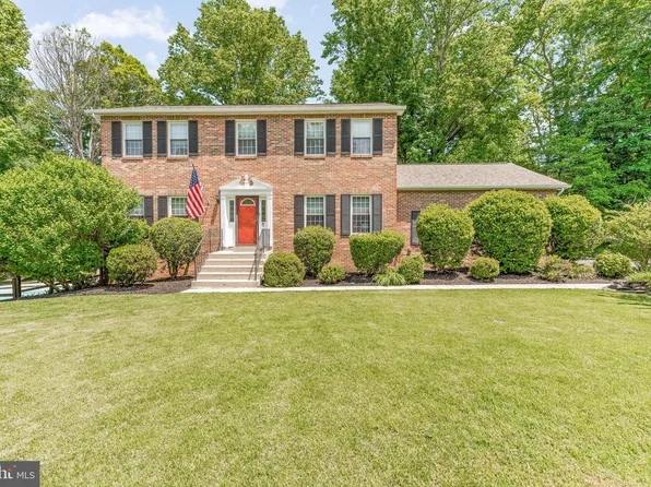 6561 Academy Dr, Owings, MD 20736