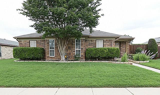 1st image of 2715 Oak Trl