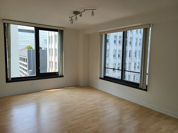 4th image of 199 New Montgomery St Unit 907