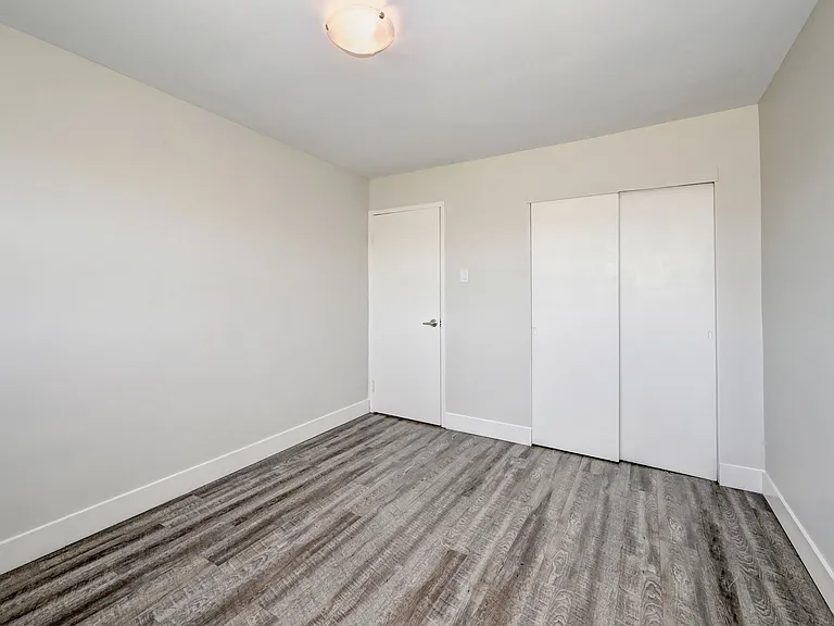 120 Grand Ave — Photo 17