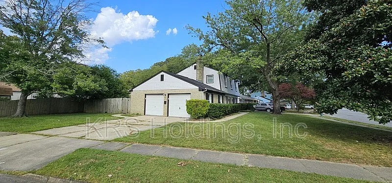 3 bed, 2.5 bath, 1529 sqft, $2,295 — Photo 3