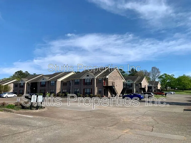 Creekside Apartments — Photo 50
