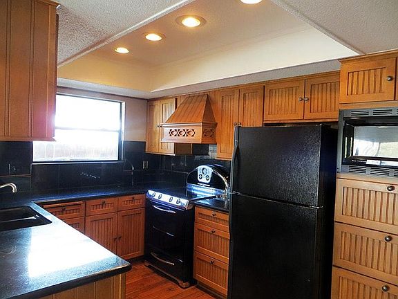 Kitchen Electric Stove, Microwave and Refrigerator