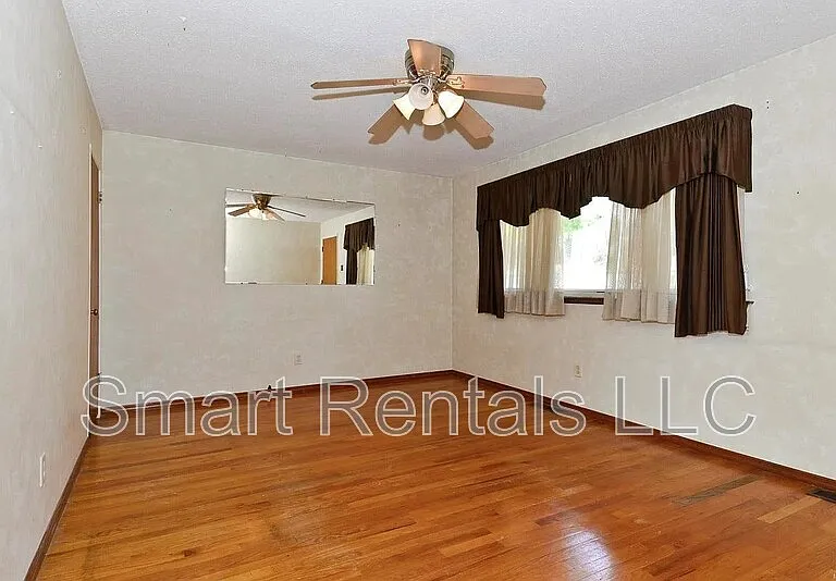 980 Manresa Ln — Photo 6