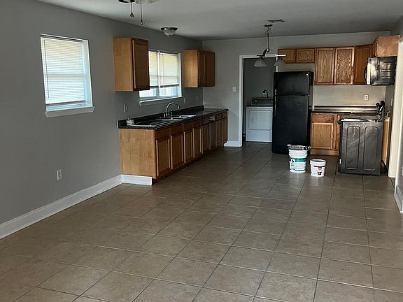 5th image of 7740 Henley St