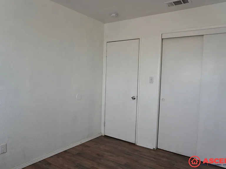 2661 Sunny Lane — Photo 12