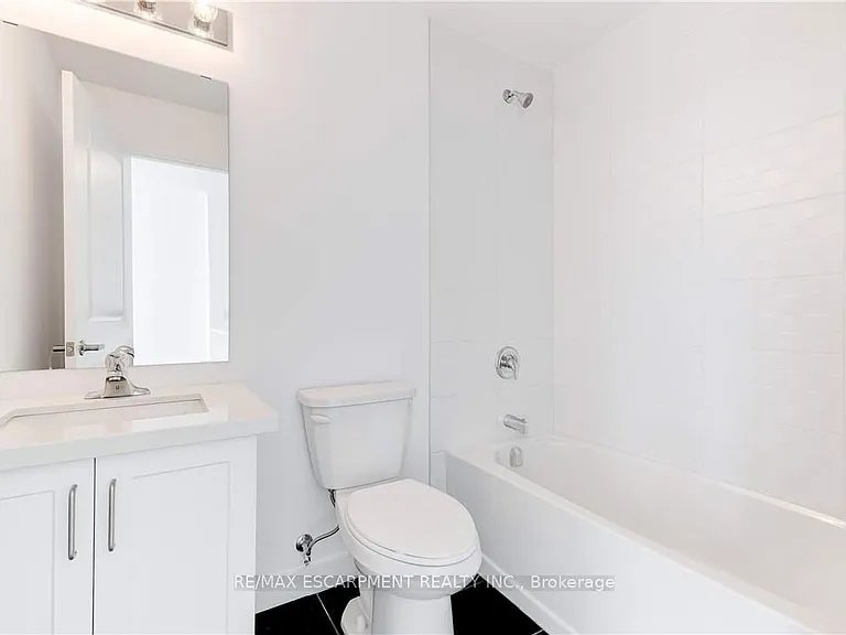 450 Dundas St E #1204 — Photo 10