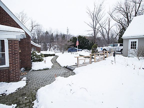 3rd image of 5482 Glenwood Park Ave