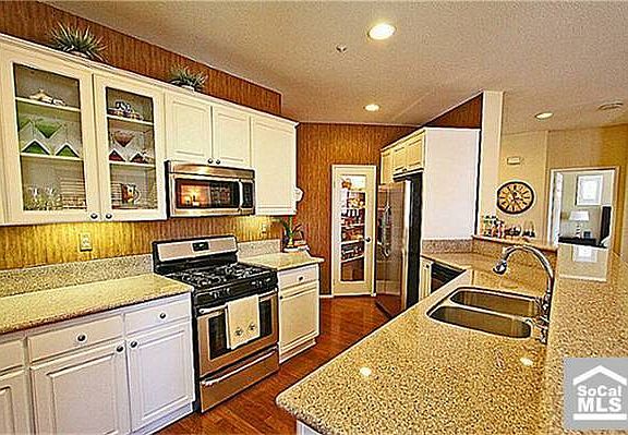 plenty of counter space