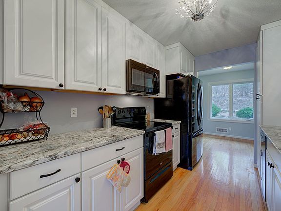 4th image of 117 Birnamwood Dr