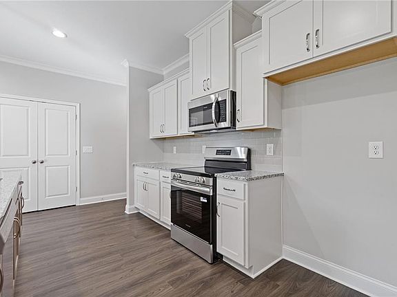 7th image of this home