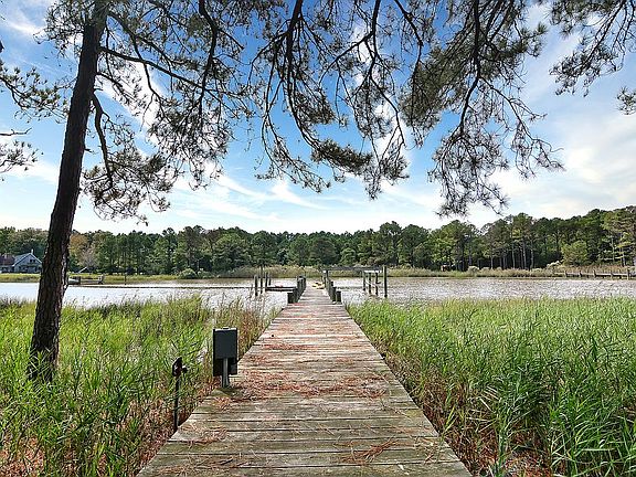 Dock 