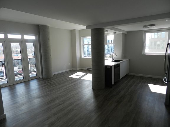 5th image of 17 Prince St #605