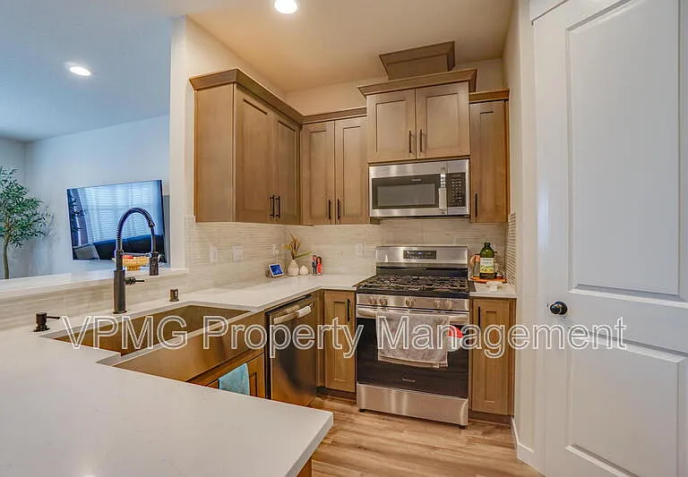 18402 NE 46th Pl — Photo 9