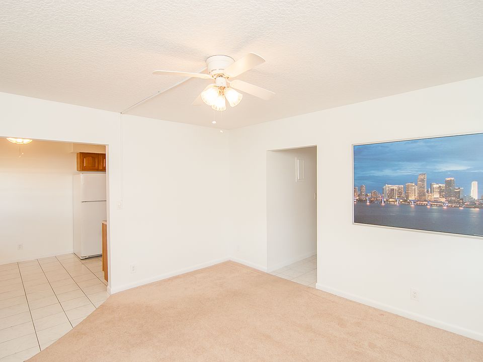 LIVING ROOM TO KITCHEN