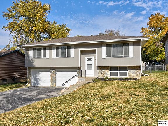 2nd image of 15020 Westchester Cir