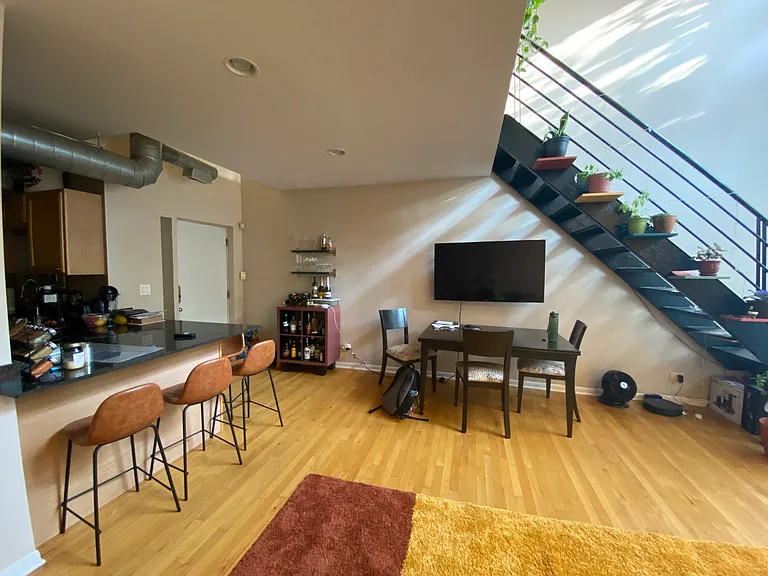 1302 N Greenview Ave #1 — Photo 8