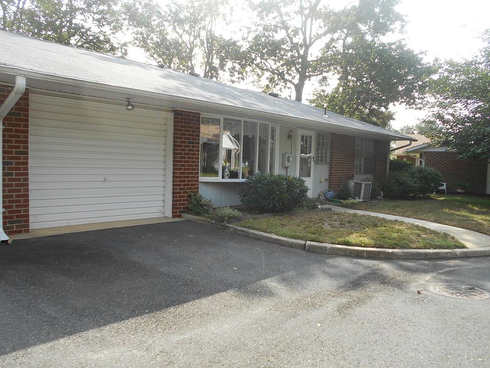 1st image of 1212A Shetland Dr