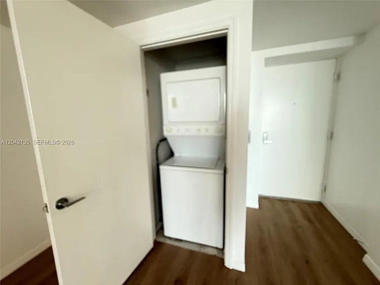 55 SE 6th St #3900 — Photo 11