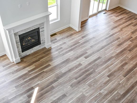 5th image of 9745 Beacon Pointe Ln