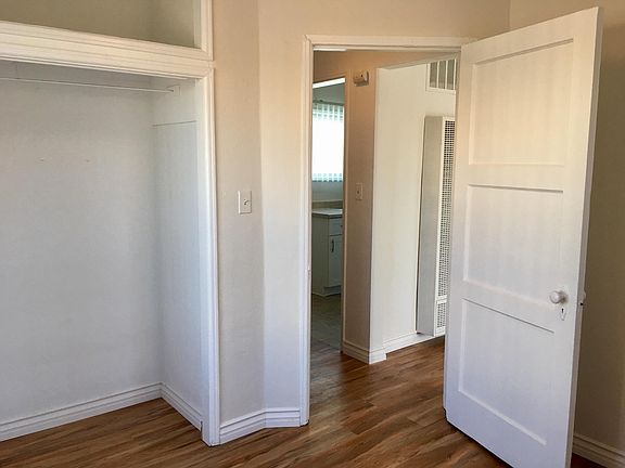 3rd image of 4555 39th St
