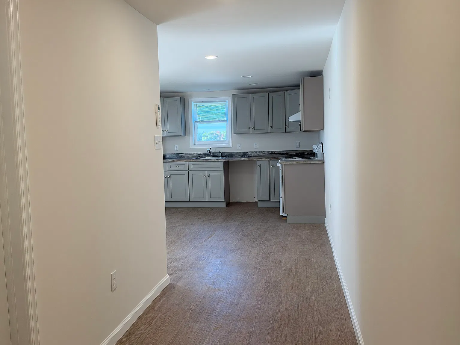 2 bed, 810 sqft, $1,400 — Photo 3