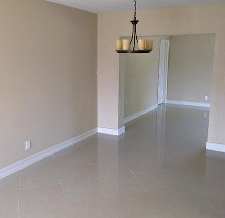 3rd image of 305 SW 71st Ave