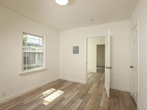 2nd image of 1006 W Clark Ave