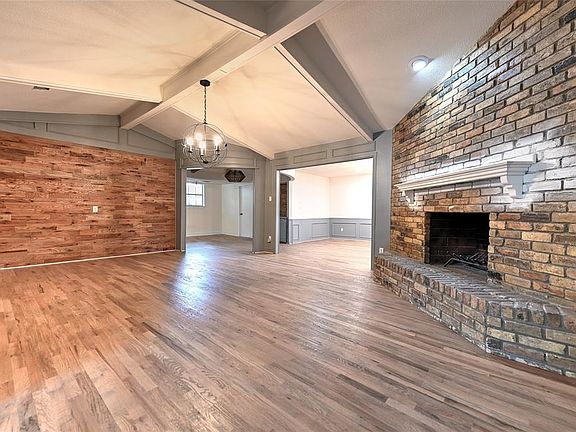 3rd image of 1109 Linda Ln