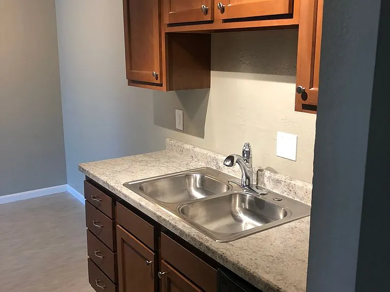 2631 Columbus Ave — Photo 2
