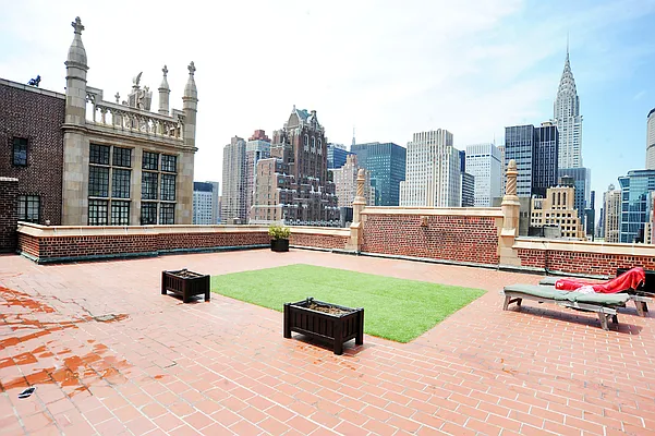 Rented by Compass | media 12