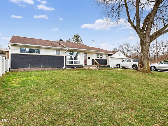 2nd image of 5810 Everwood Rd