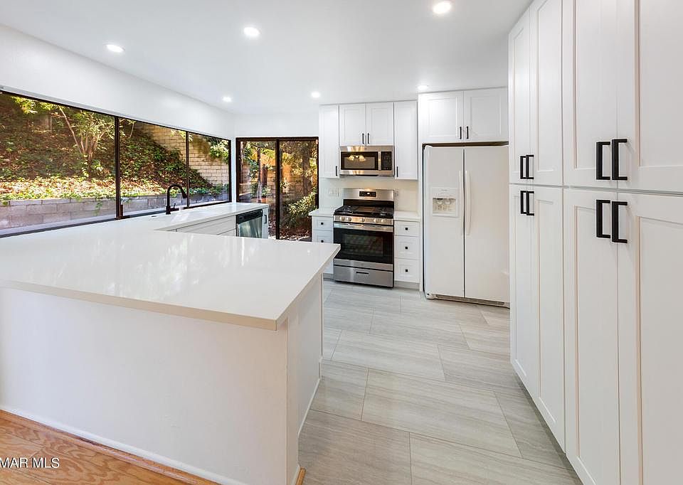 1st image of 2946 E Sierra Dr