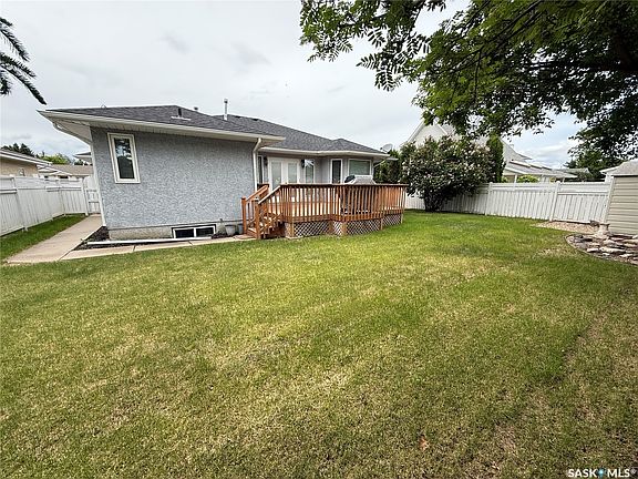 3rd image of 708 Adamson Crescent