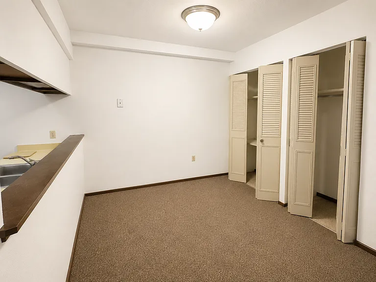 938 Farnham St — Photo 2