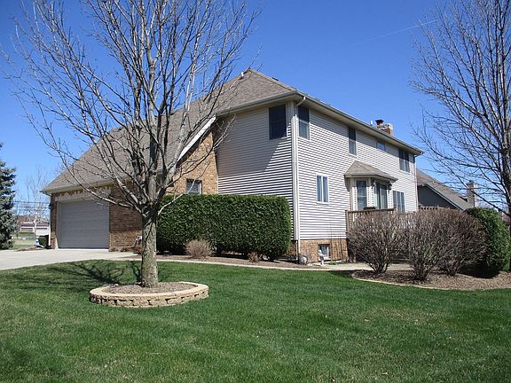 4th image of 821 Canterbury Ln