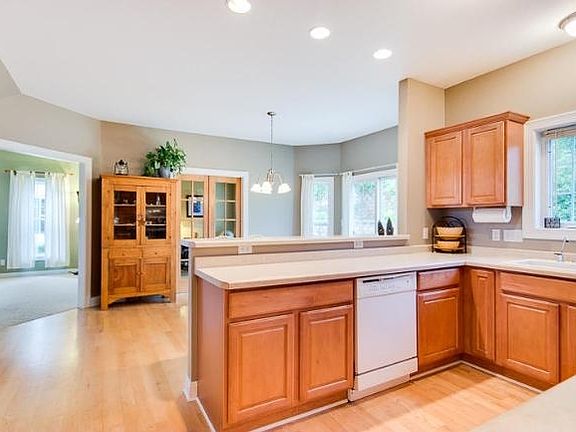 3rd image of W232N7633 Habitat Ct