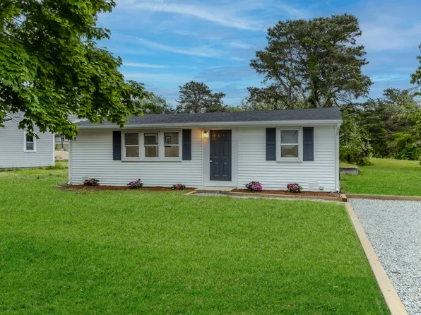 72 Glen Road, Hyannis, MA 02601