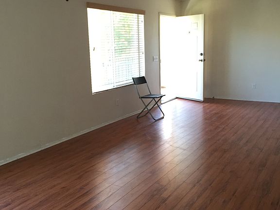 4th image of 1050 Harbor Heights Dr Unit H