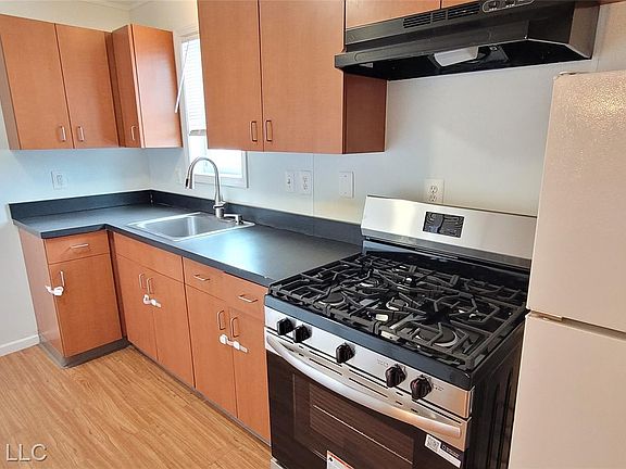 4th image of 7052 Meadow Ave