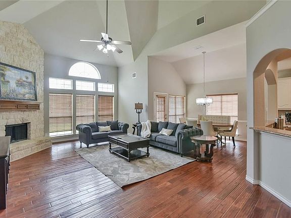 2nd image of 4313 Jasmine Ln