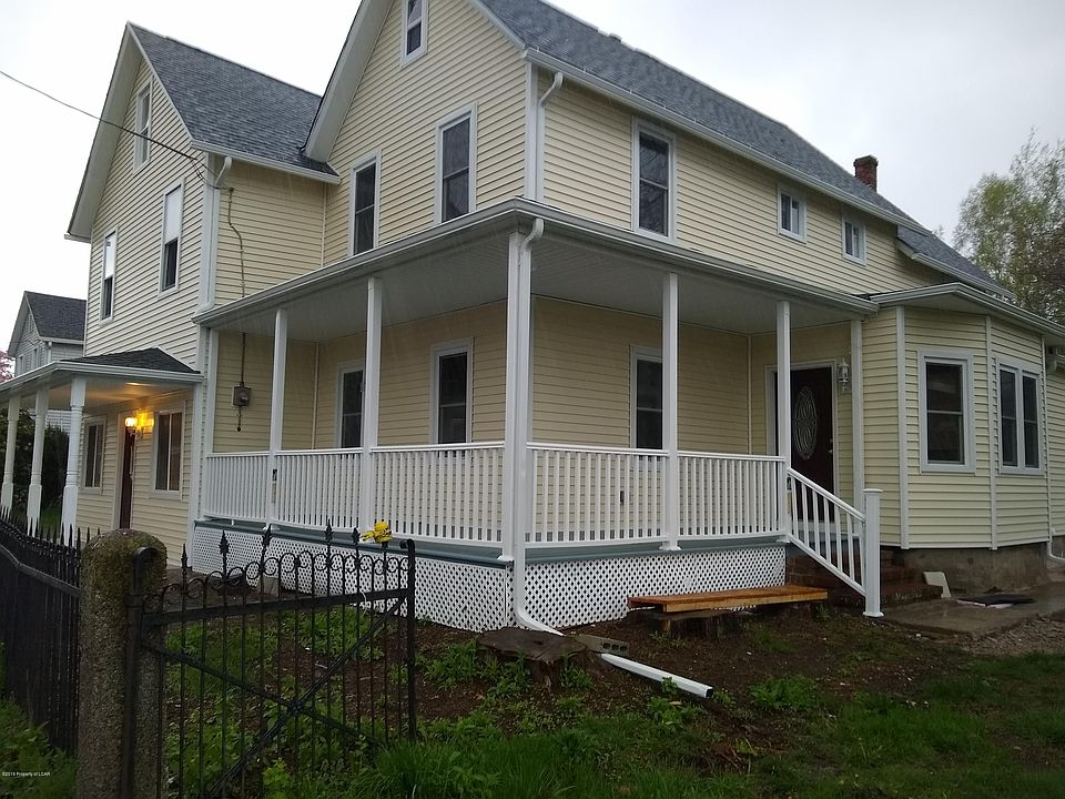 1st image of 204 Dana St