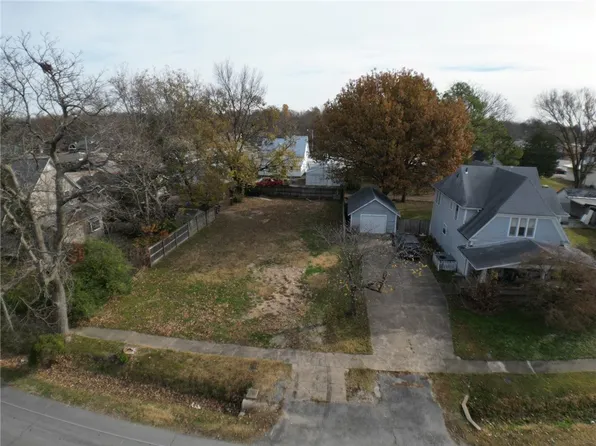 707 S Wright St #6, Siloam Springs, AR 72761