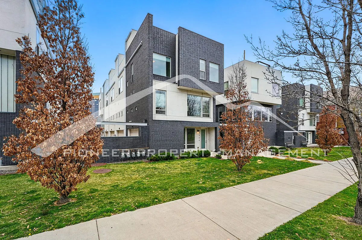 Building Photo - 3264 Federal Blvd