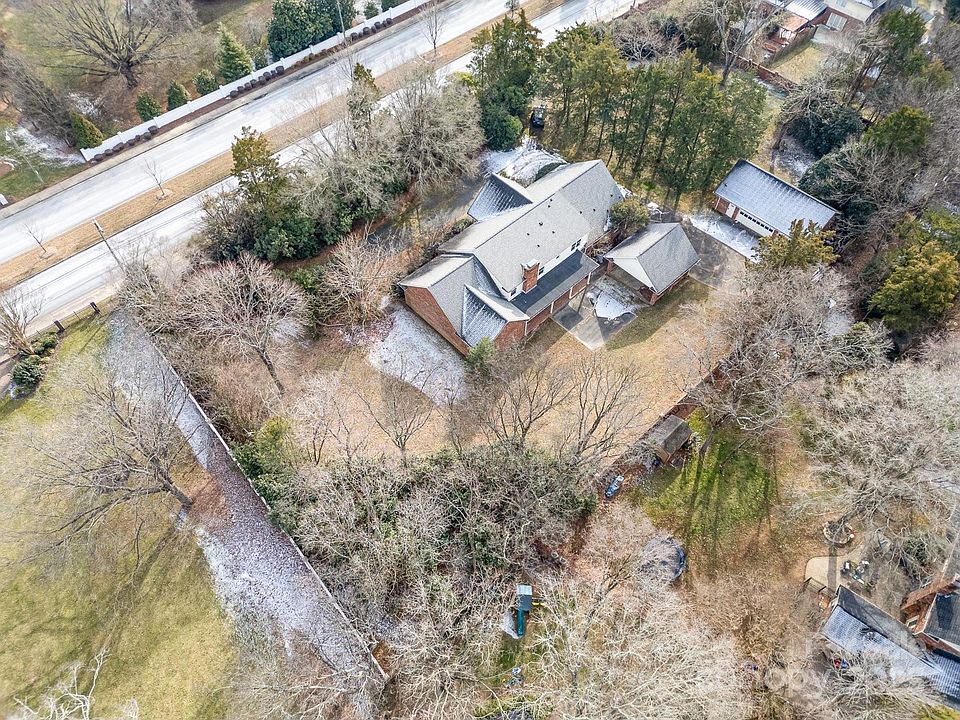 2nd image of 4618 Carmel Rd