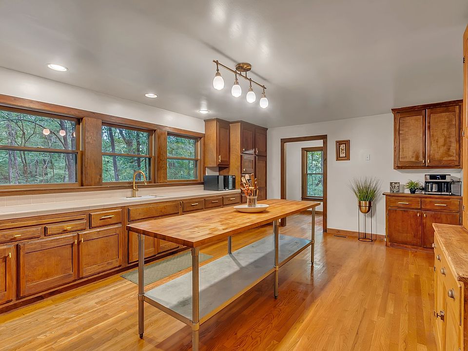 1988 Hidden Hills Rd, Pulaski, TN 38478 | Zillow