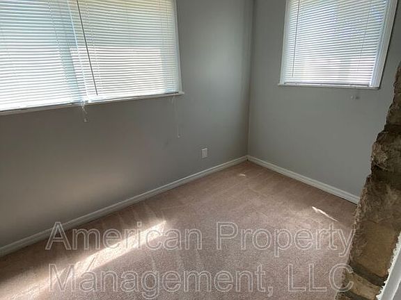 4th image of 1444 S Marion Ave