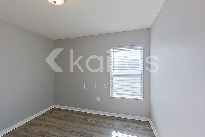 305 NE 23rd Terrace Cpe — Photo 9