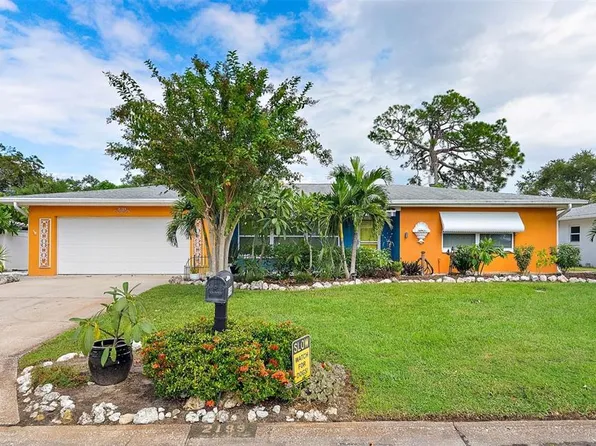 2199 Sunset Cir, Largo, FL 33774